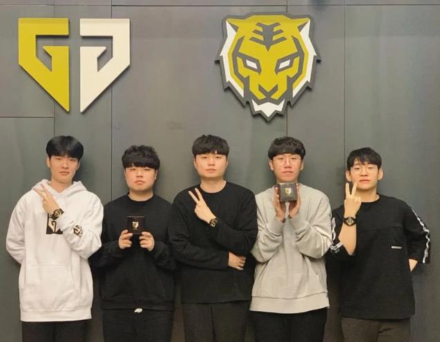 使他成為敵 使他成為敵